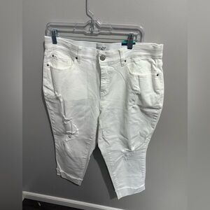 Terra & Sky Women's Plus Size  White Denim‎ Capri with Roll Cuff Women's 14W NWT